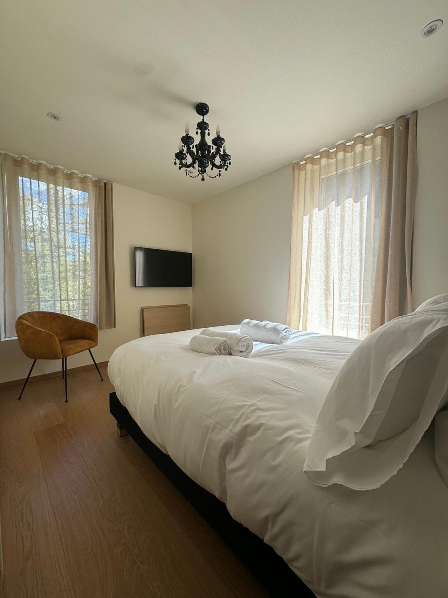 Appartements Confortables Avec Vue Montagne - Residence Villa Belle Fleur Château-Ville-Vieille Zewnętrze zdjęcie