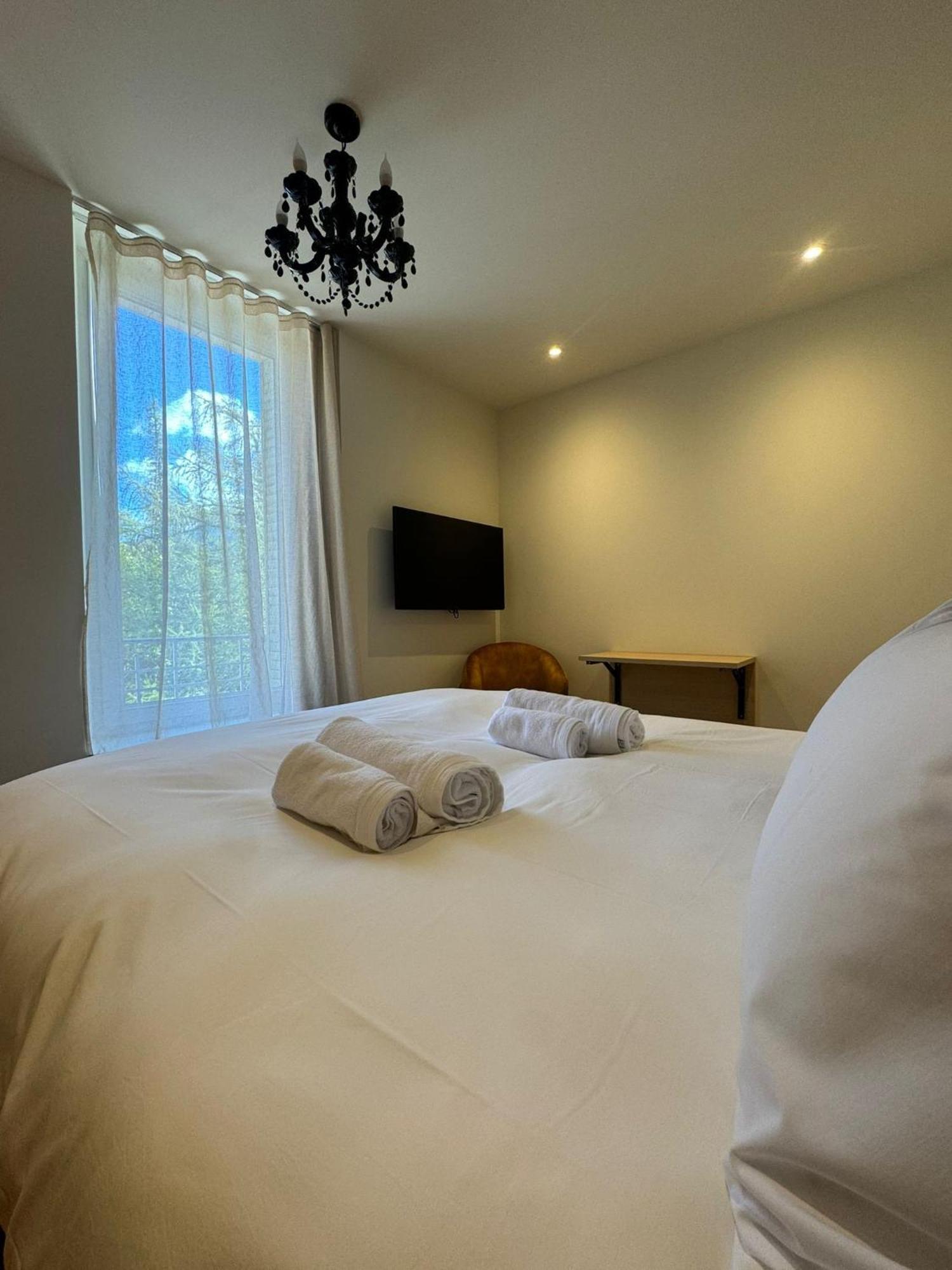 Appartements Confortables Avec Vue Montagne - Residence Villa Belle Fleur Château-Ville-Vieille Zewnętrze zdjęcie
